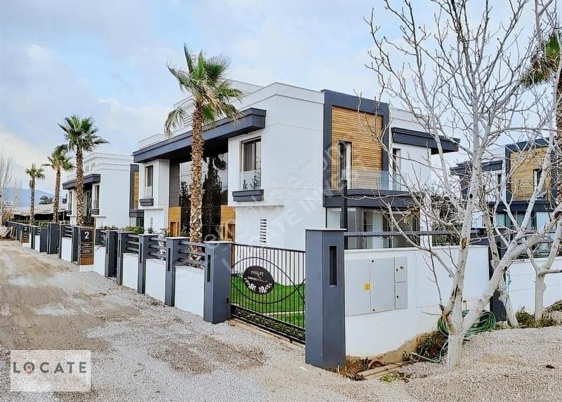 Locate'den Güzelbahçe Kahramandere'de Ultra Lüks Satılık Villa
