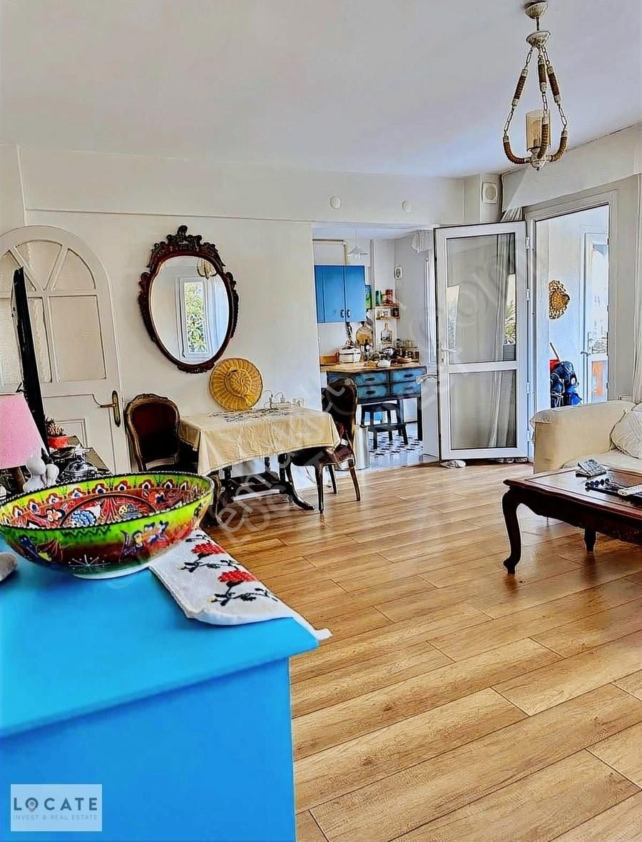 Locate'den Güzelbahçe Yalı'da Satılık Geniş 2+1 Daire