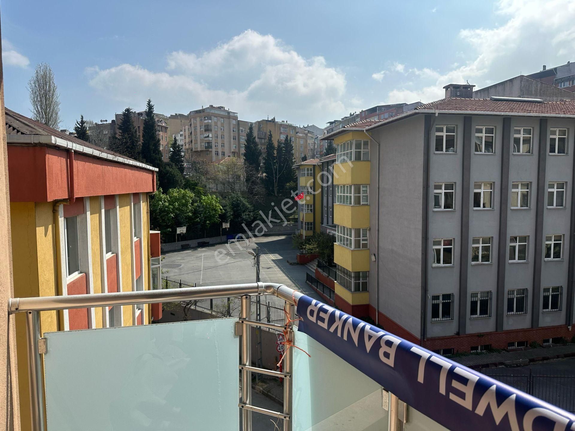 Kağıthane Gürsel Metroya Çok Yakın Satılık Dubleks 3+1 Daire