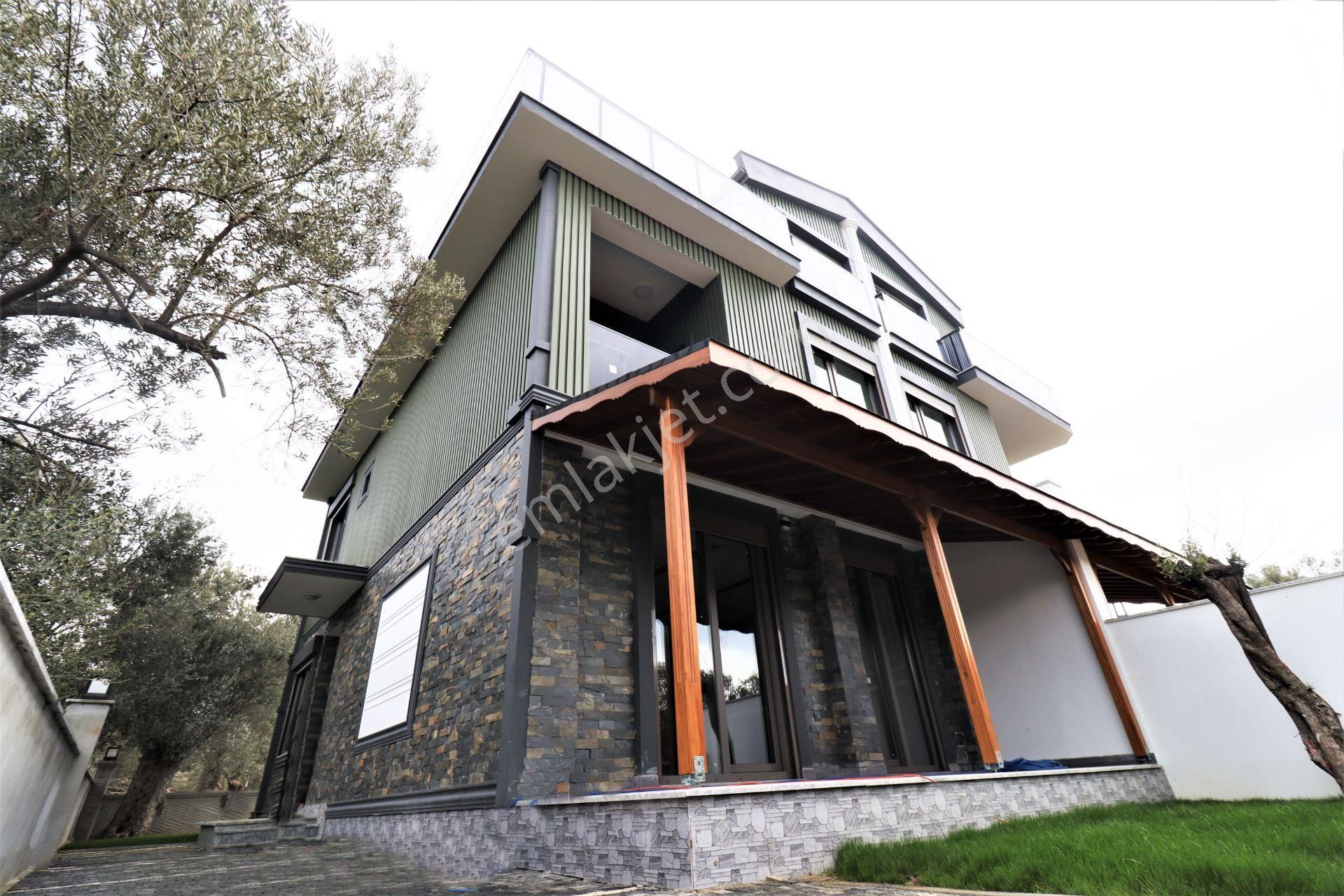💦aygülden 💦zeytinli'de💦sıfır Ayrı Mutfak Ebeveynli Yerden Isınmalı Teraslı 4+1 Lüks Satılık Villa