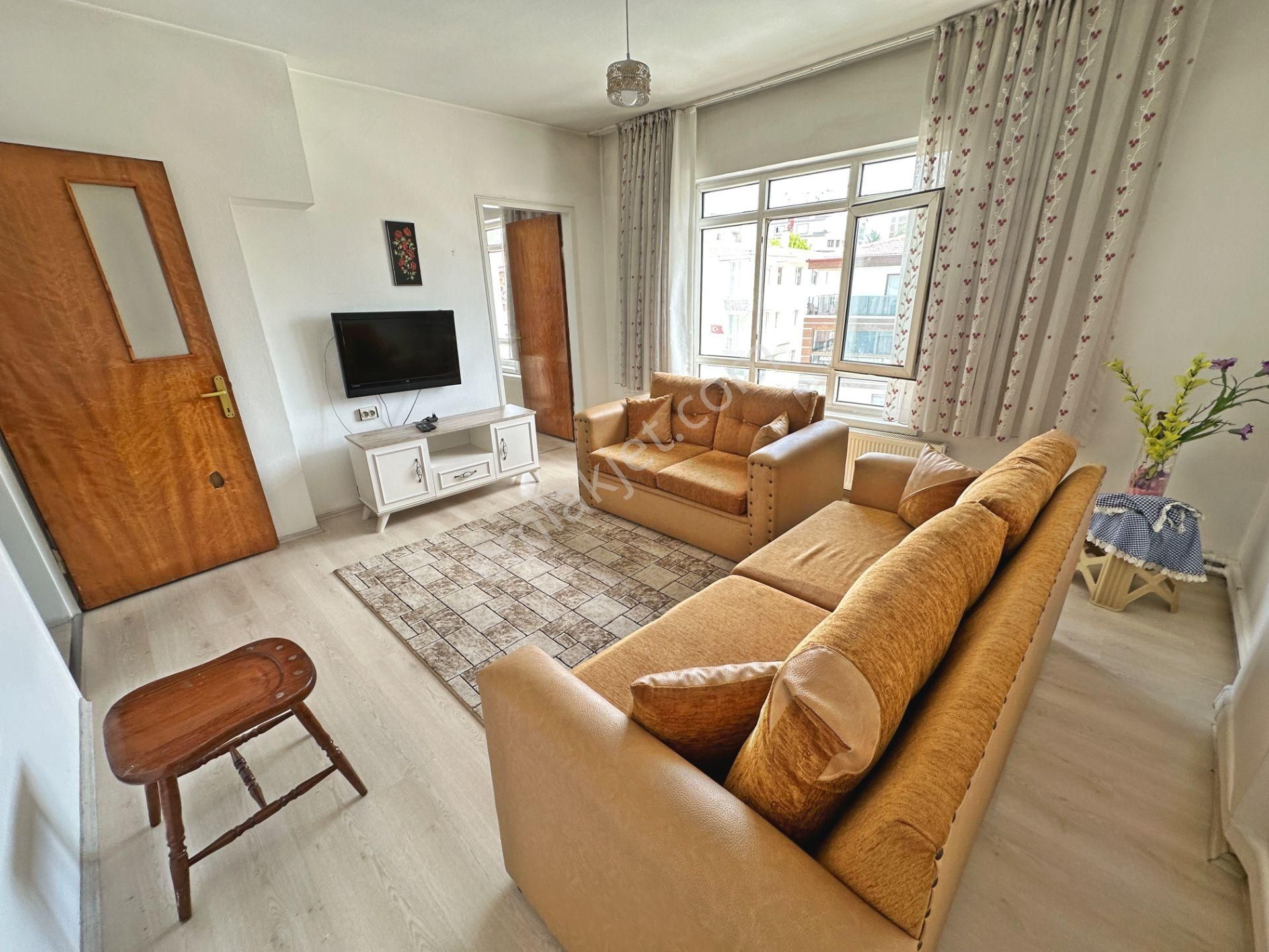 Fırsat Daire!! Örnek Cadde Üzerinde Ön Cephede Full Eşyalı 2+1 Satılık Daire