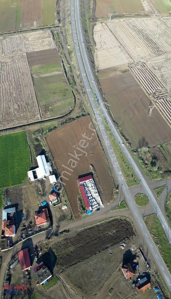 Kıymetli Lokasyonda Anayola 160metre Cephe Petrolofisi Ruhsatlı