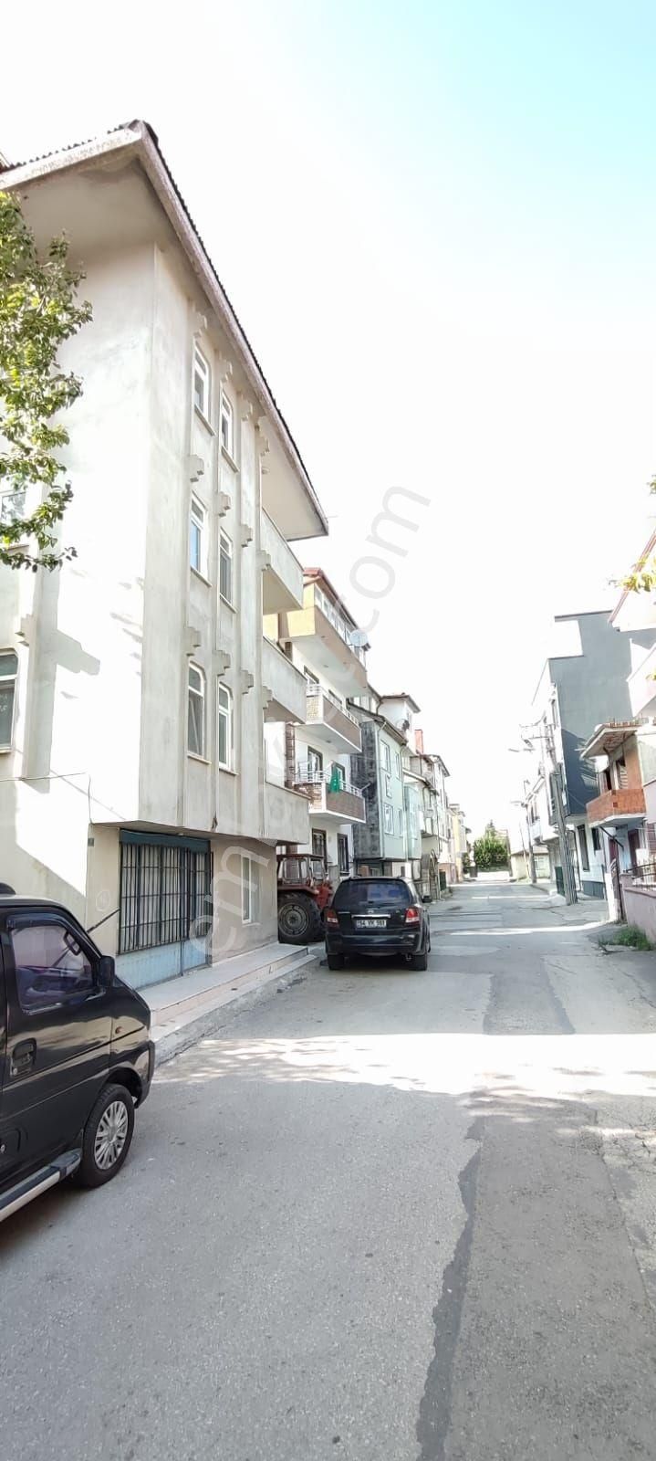 Serdivan Agora Avm Yakınında 3+1 Sayılık Daire