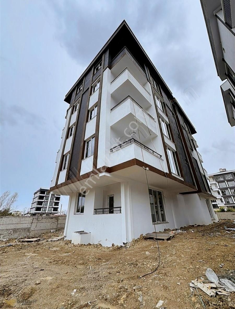 İncesu Yalı Mahallesi'nde Sahile 300m Satılık 1+1 Daire