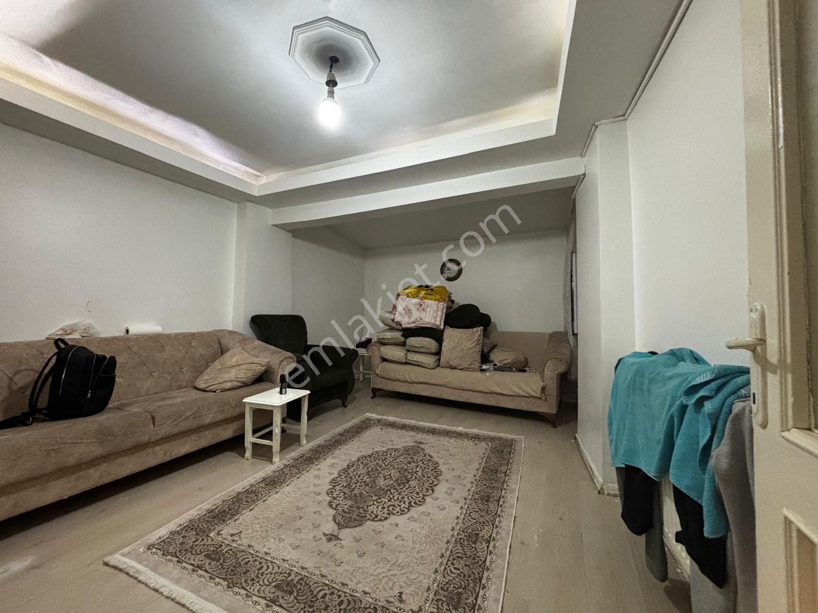 Bağcılar Göztepe'de 2+1 Satılık Bahçe Katı Daire