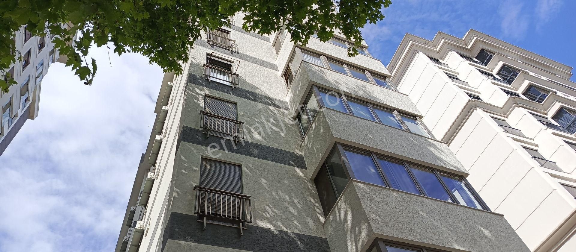 Bostancı’da Ulaşıma Ve Sahile Yakın Satılık Daire