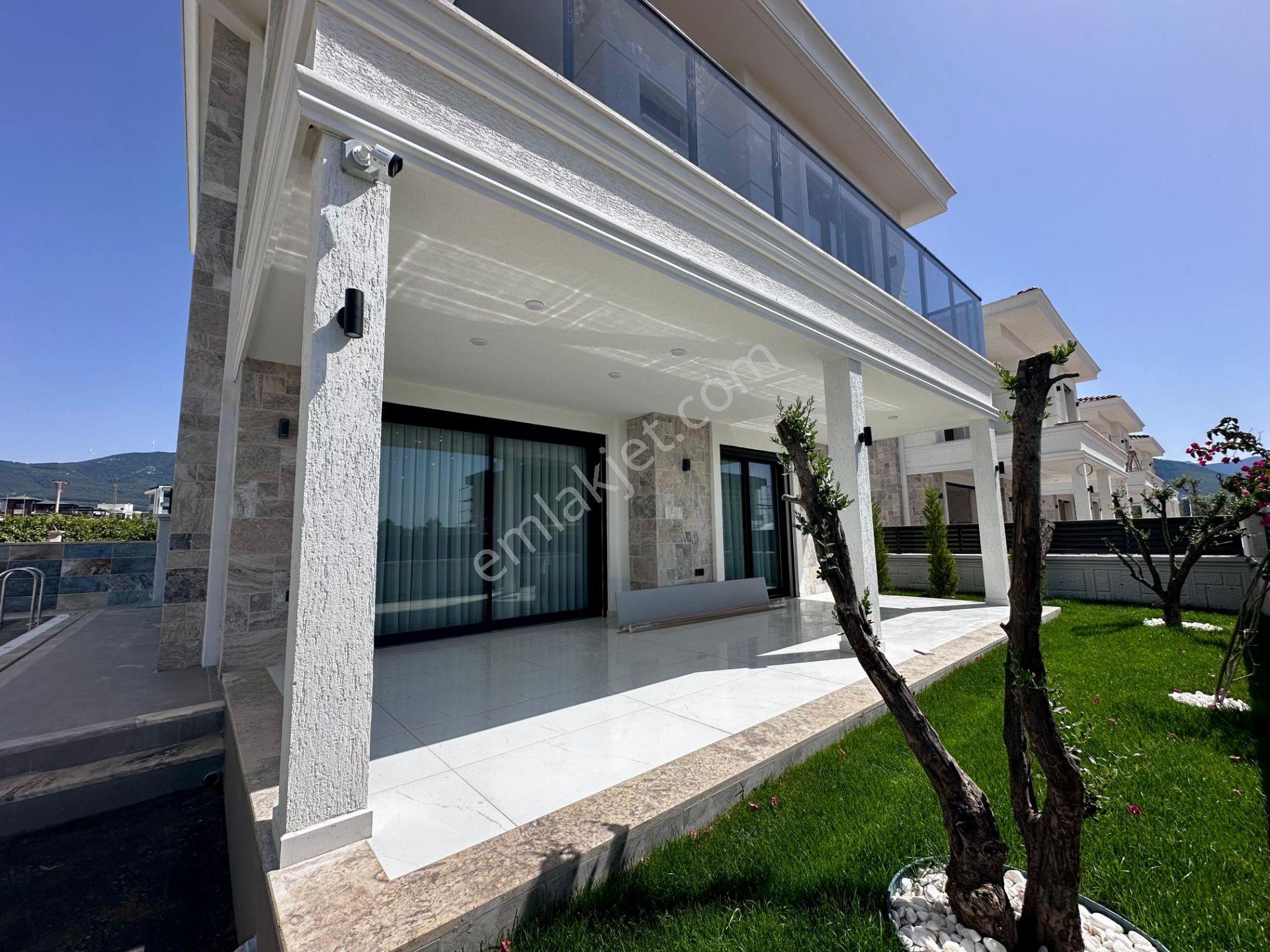 Kuşadası Davutlar Sahilinde Müstakil Özel Havuzlu Yazlık - Görsel 28