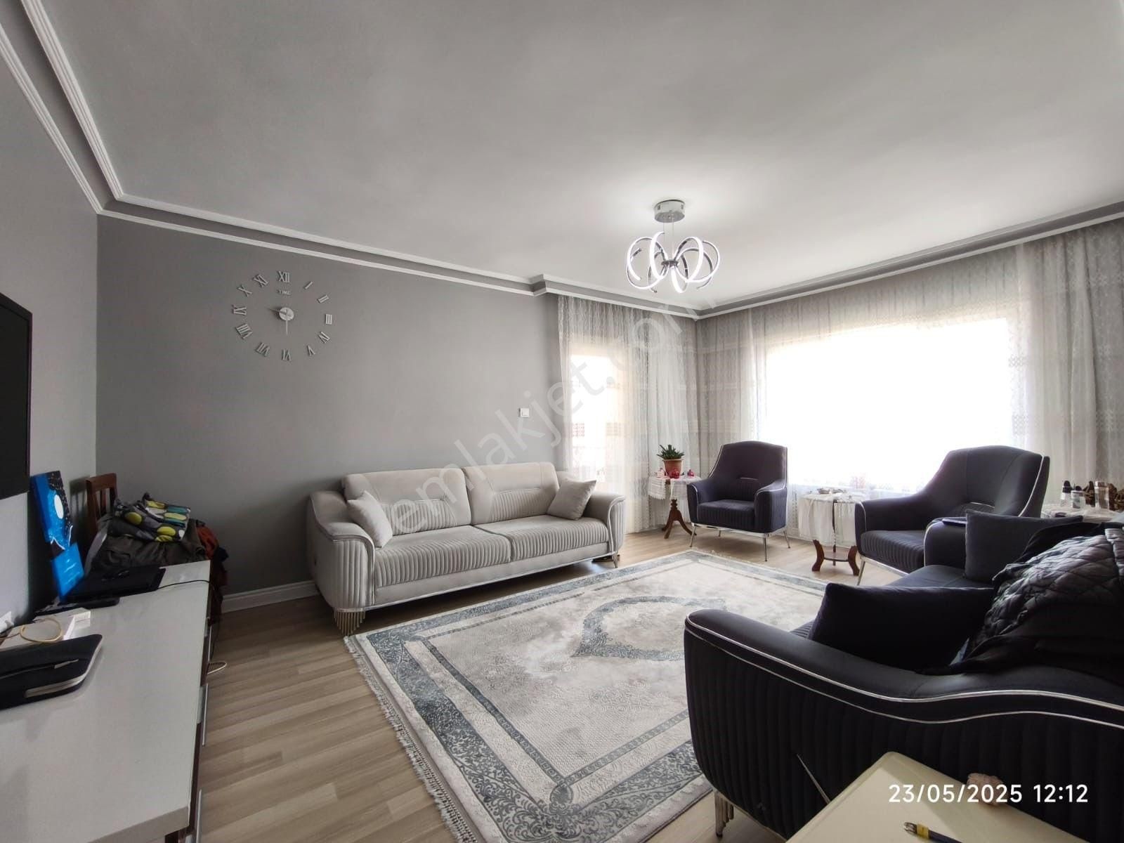 Nasip'ten ''kupon 3+1'' Manzaralı Asansörlü Sitede 130m² Ara Kat Daire