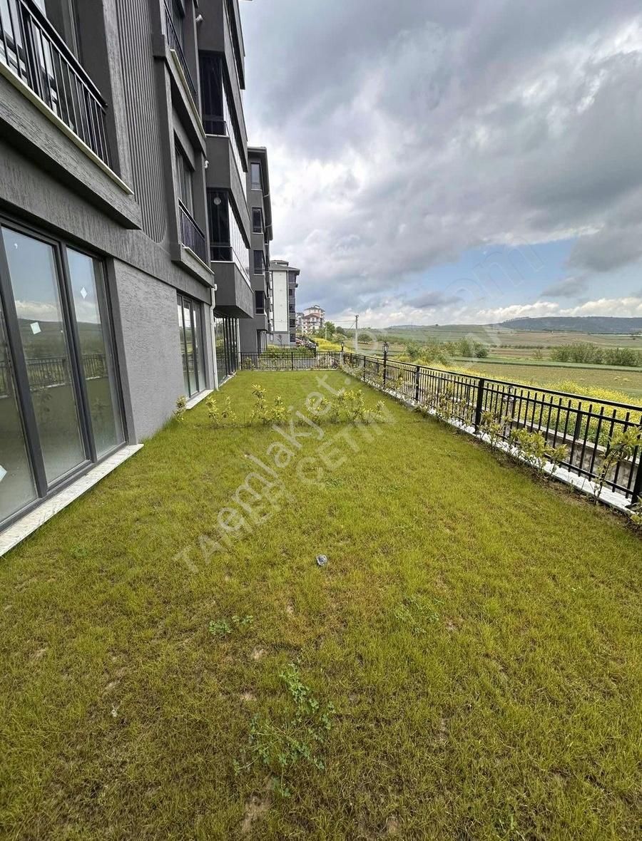 Havuzlu Sitede Satlık