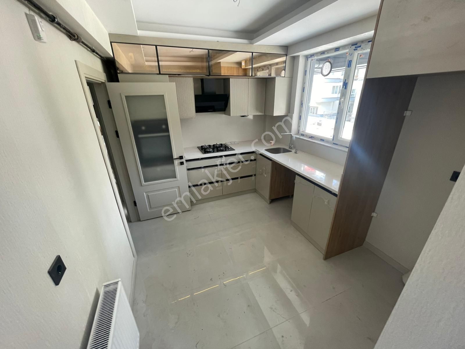 Mareşal Çakmak Mh. 2+1 Bağımsız Ebeveyn Banyo Asansörlü Ful Yapılı Sıfır Daire