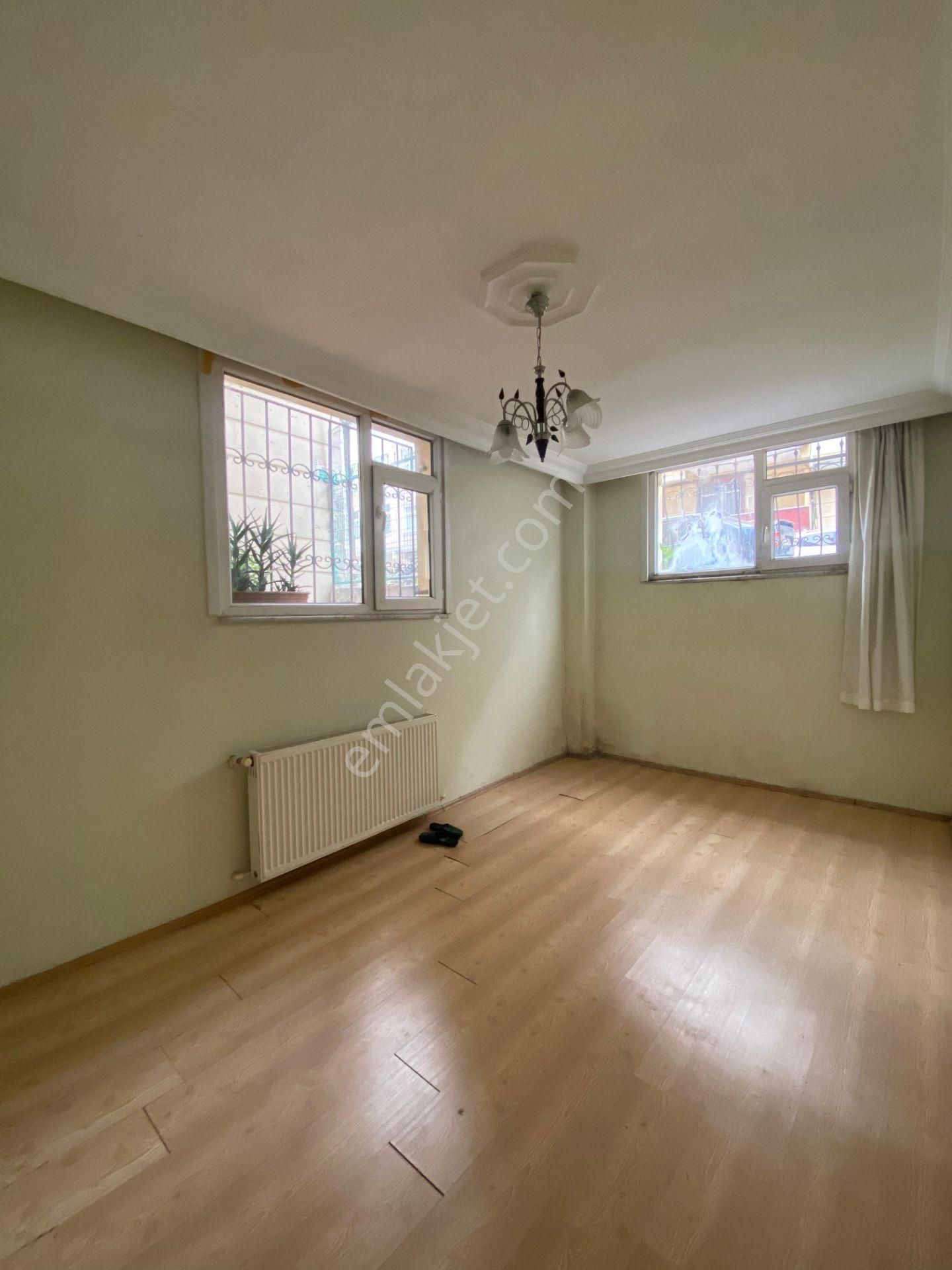Esenyurt Mehterçeşme Mahallesi 2+1 90 M2 Kiralık Daire Bahçe Katı Merkezi Konum Metrobüse 15 Dk.