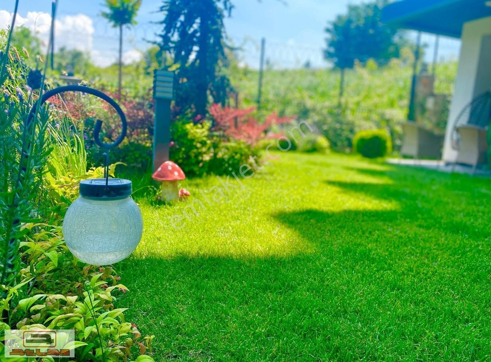 Atlas Emlak Villa Tadında Müstakil Bahçeli Satılık 4+1 Korupark