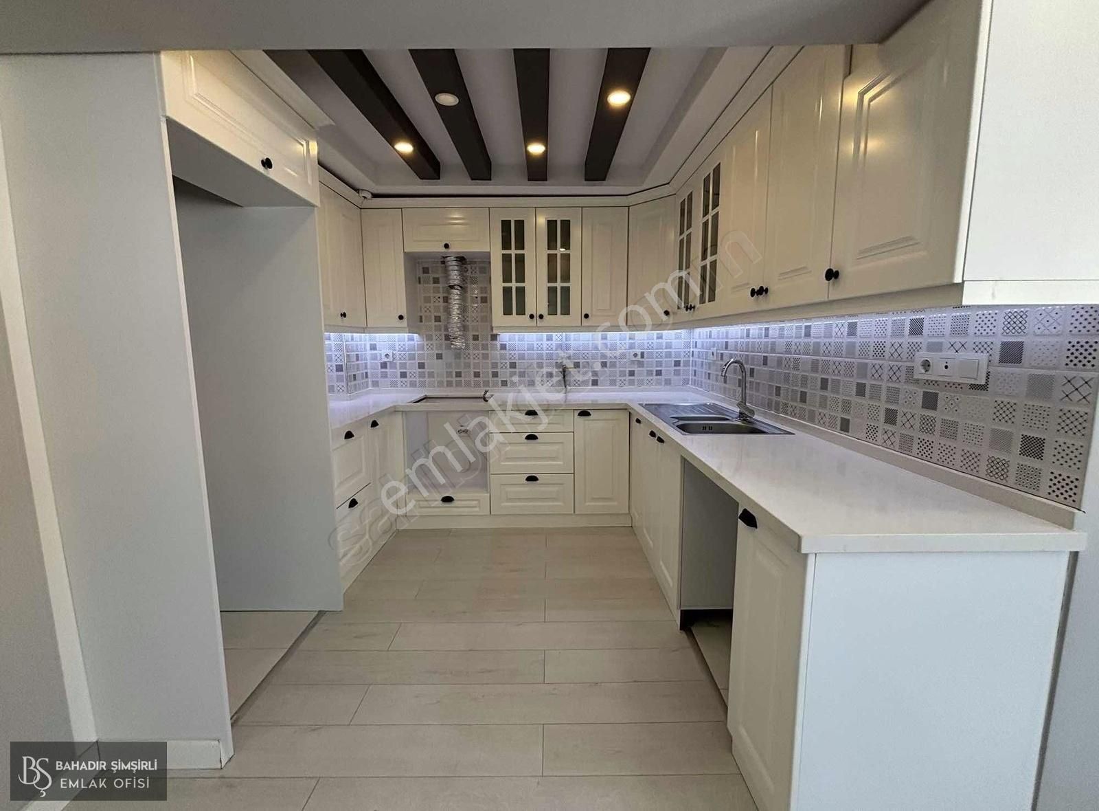 Bahadır Şimşirli'den Ragıpbey'de Kiralık Bakımlı 3+1 Daire