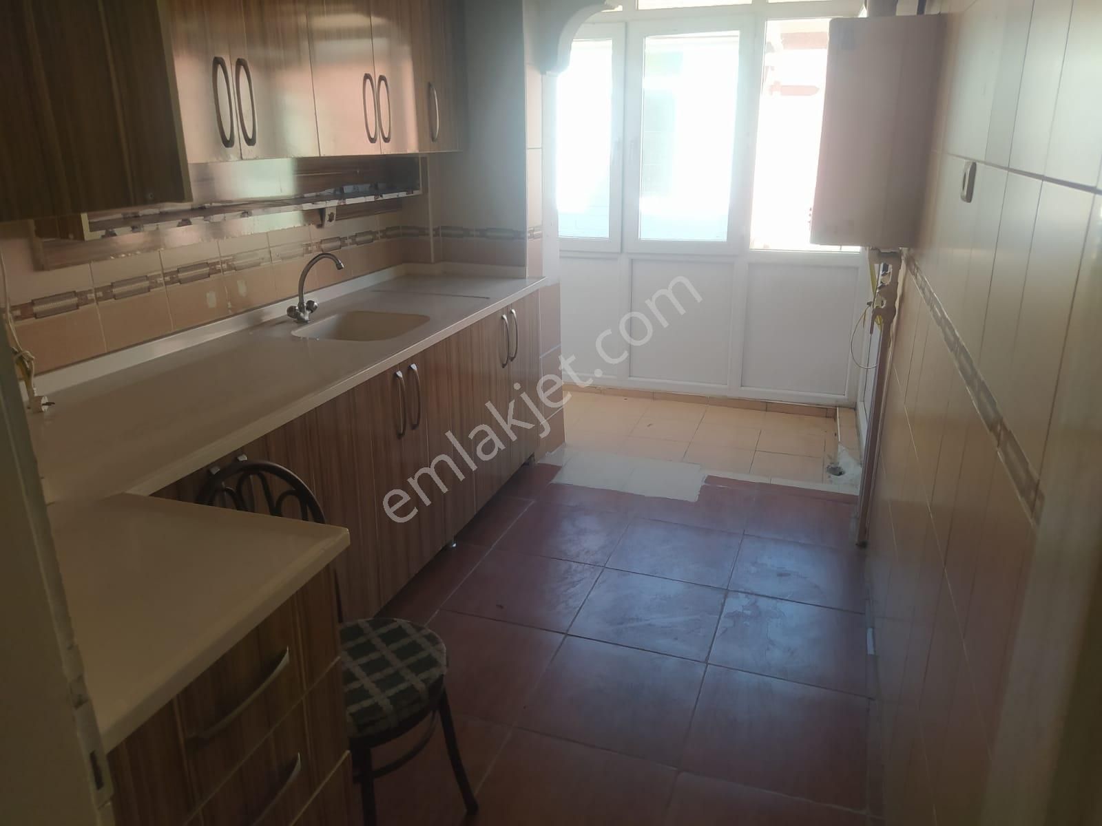 Es-astan Mareşal Çakmak Mah.de 3+1 Kiralık Dair