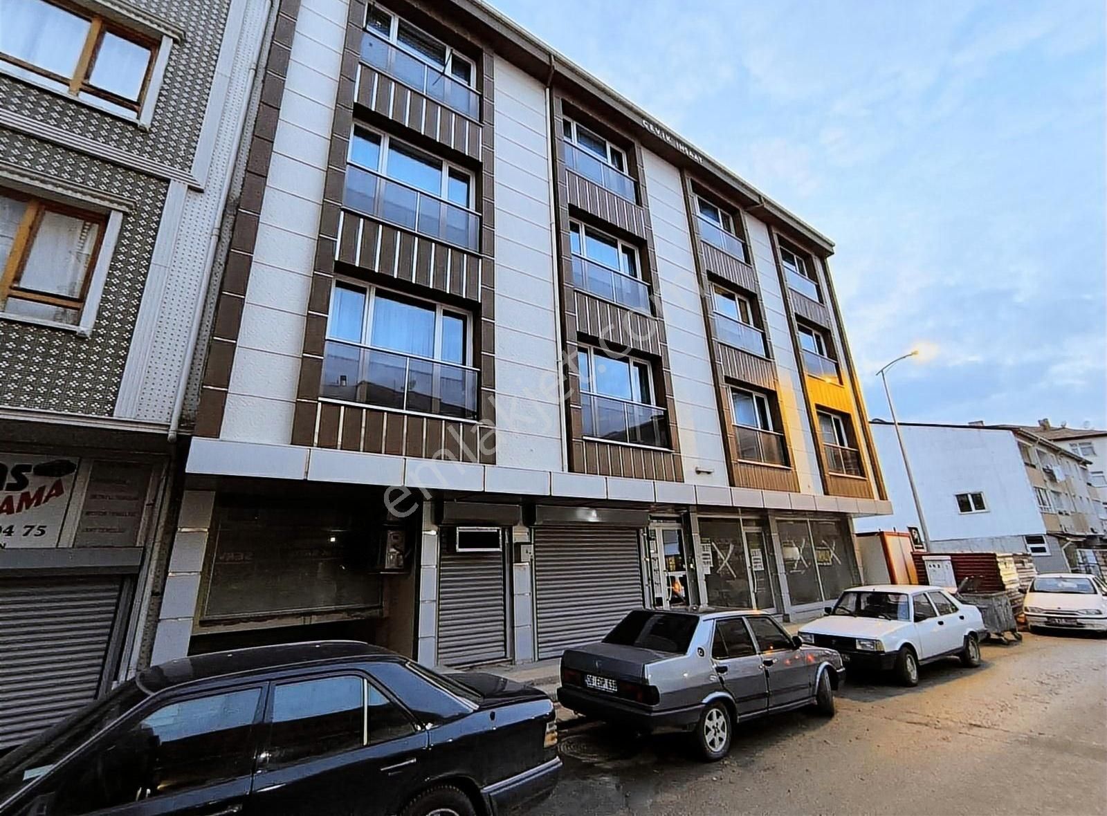 Uygun Fiyat Asansörlü Çarşı İçi 2+1