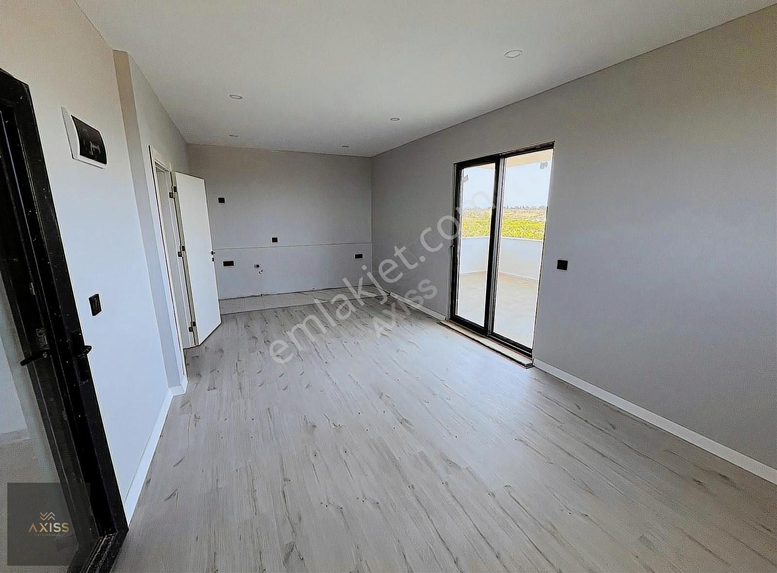 Kemerağzı'nda Satılık 4+1 Triplex Ikiz Villa Iskanlı Takasa Açık