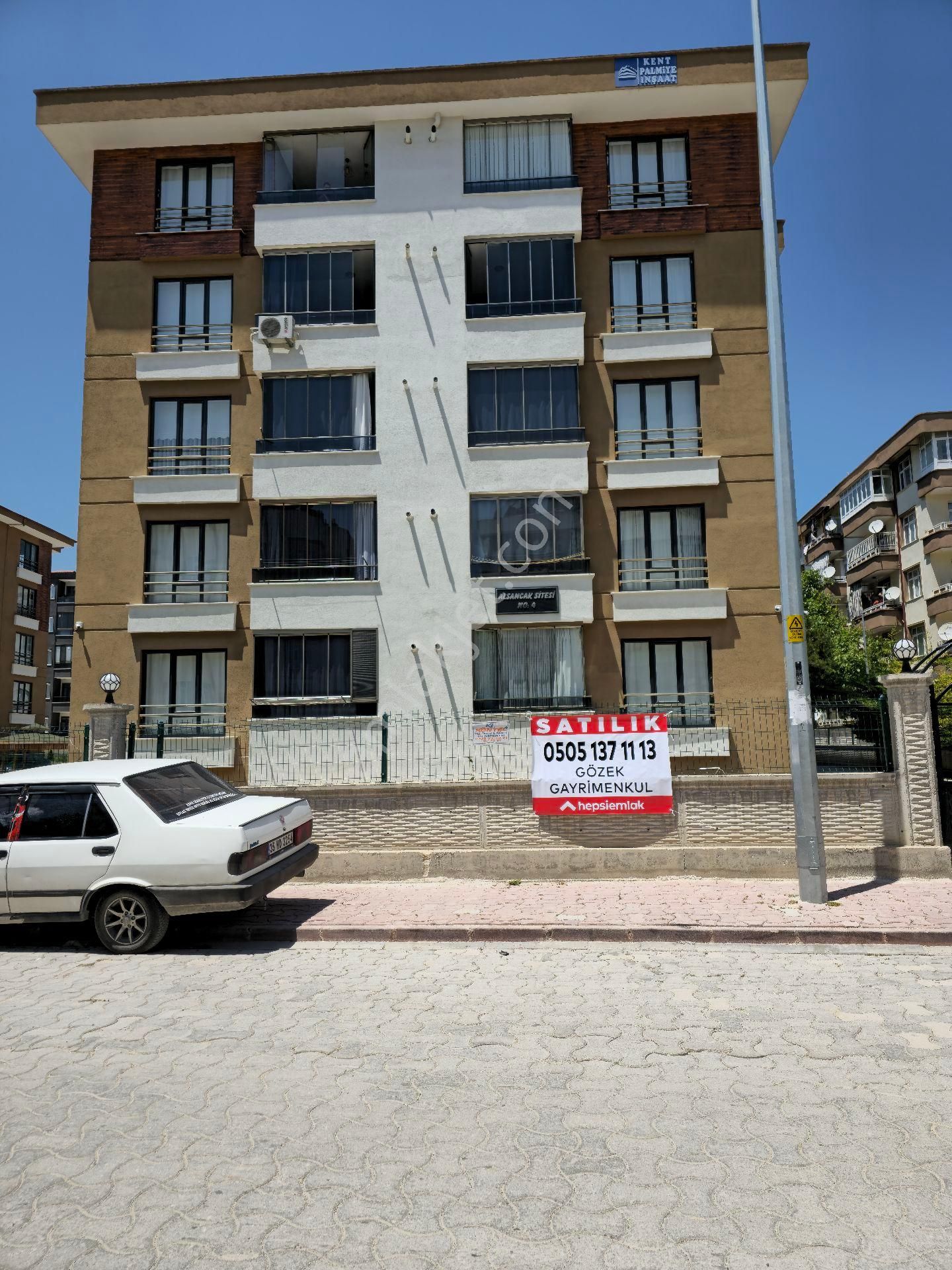 Gözek Gayrimenkul& Akşemsettinde Satılık Geniş 3+1