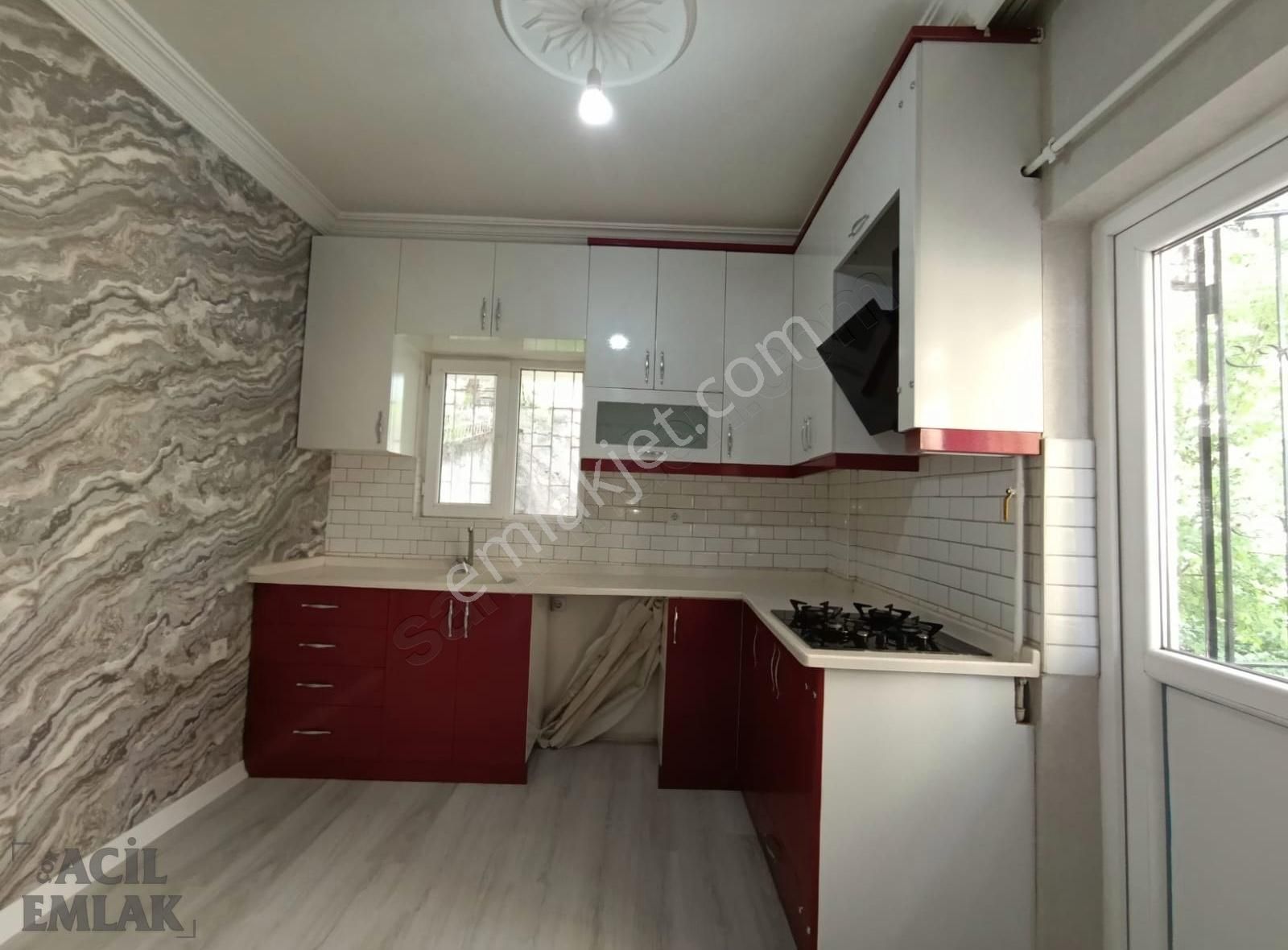 *çok Acil* Emlaktan Tepebaşı Mh.sinde Full Yapılı 2+1 Satılık