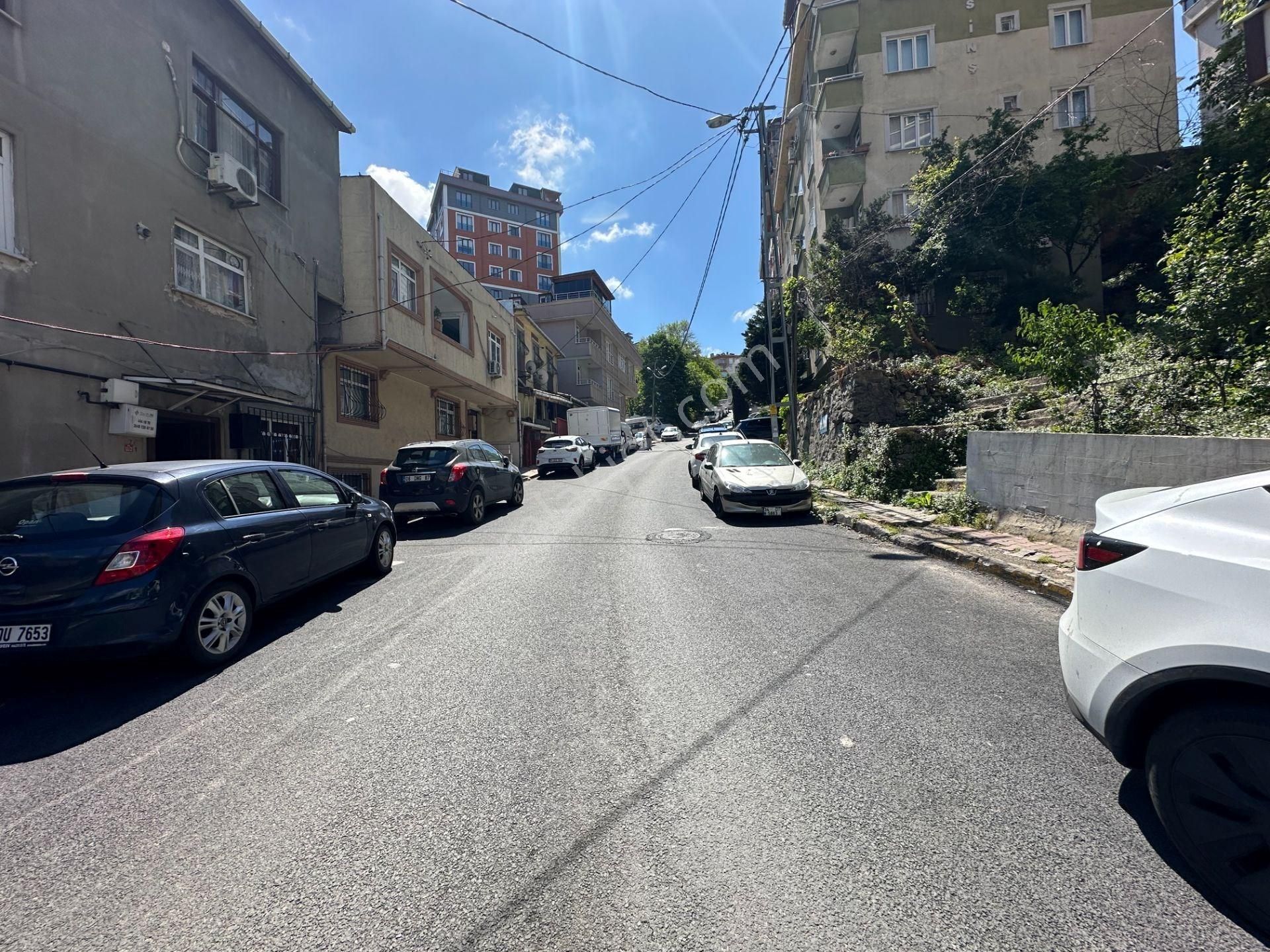 Kiralık Daire Alibeyköy Metronun Dibinde 2+1 90 M²