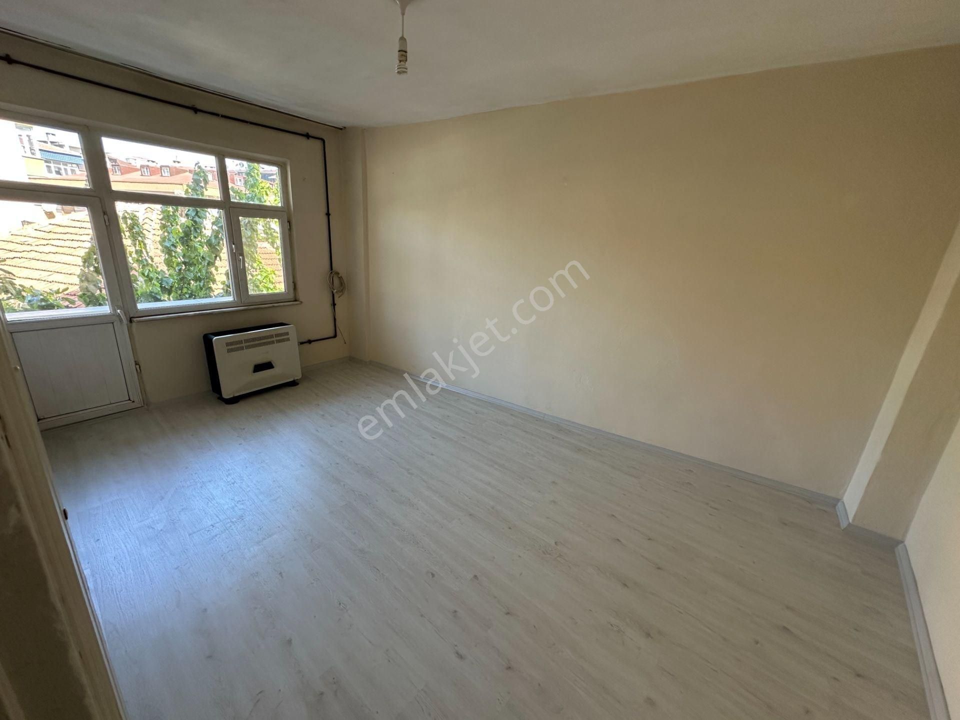 Kiralık Daire Alibeyköy Metronun Dibinde 2+1 90 M²