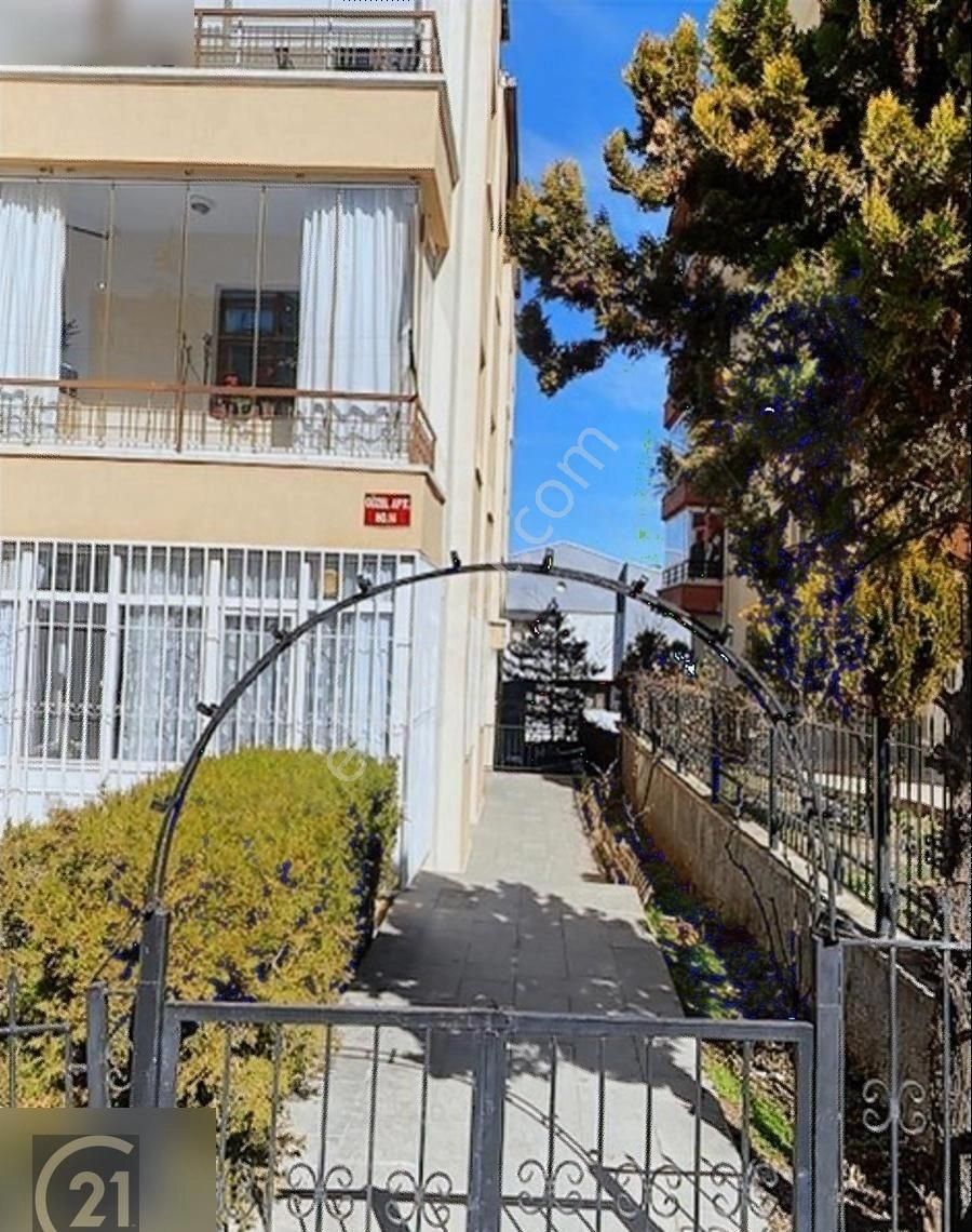 Kırkkonaklarda Satılık 3+1, Kombili, Açık Otoparklı Daire