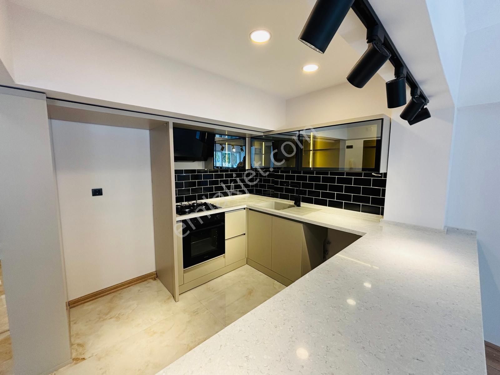 Arakat Dekorlu 3+1 İnönü Cadde Yanında Satılık Doğalgazlı Daire