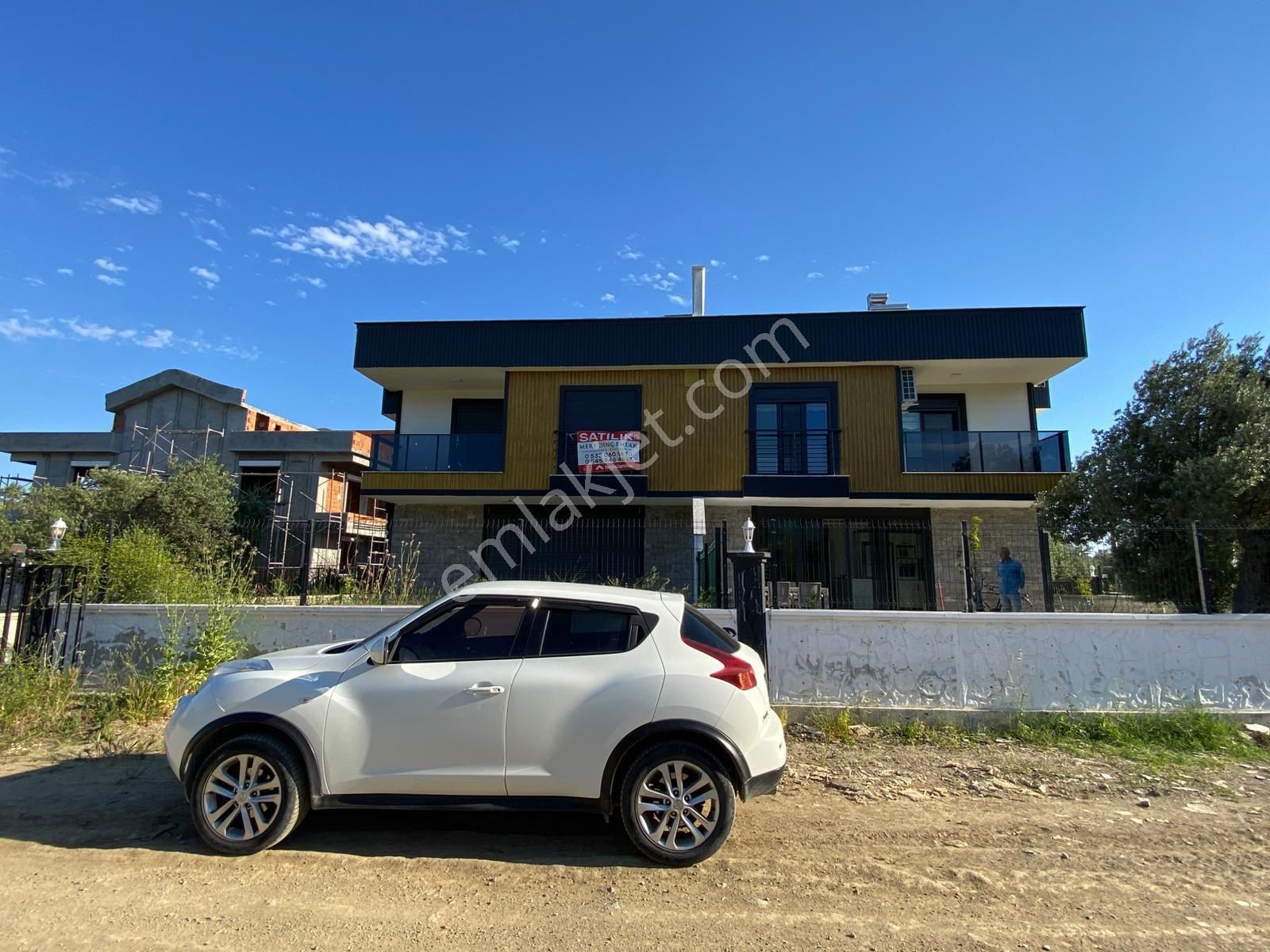 Güre Akçay Arasında 3+1 Çok Geniş Bahçeli Triplex Sıfır Villa