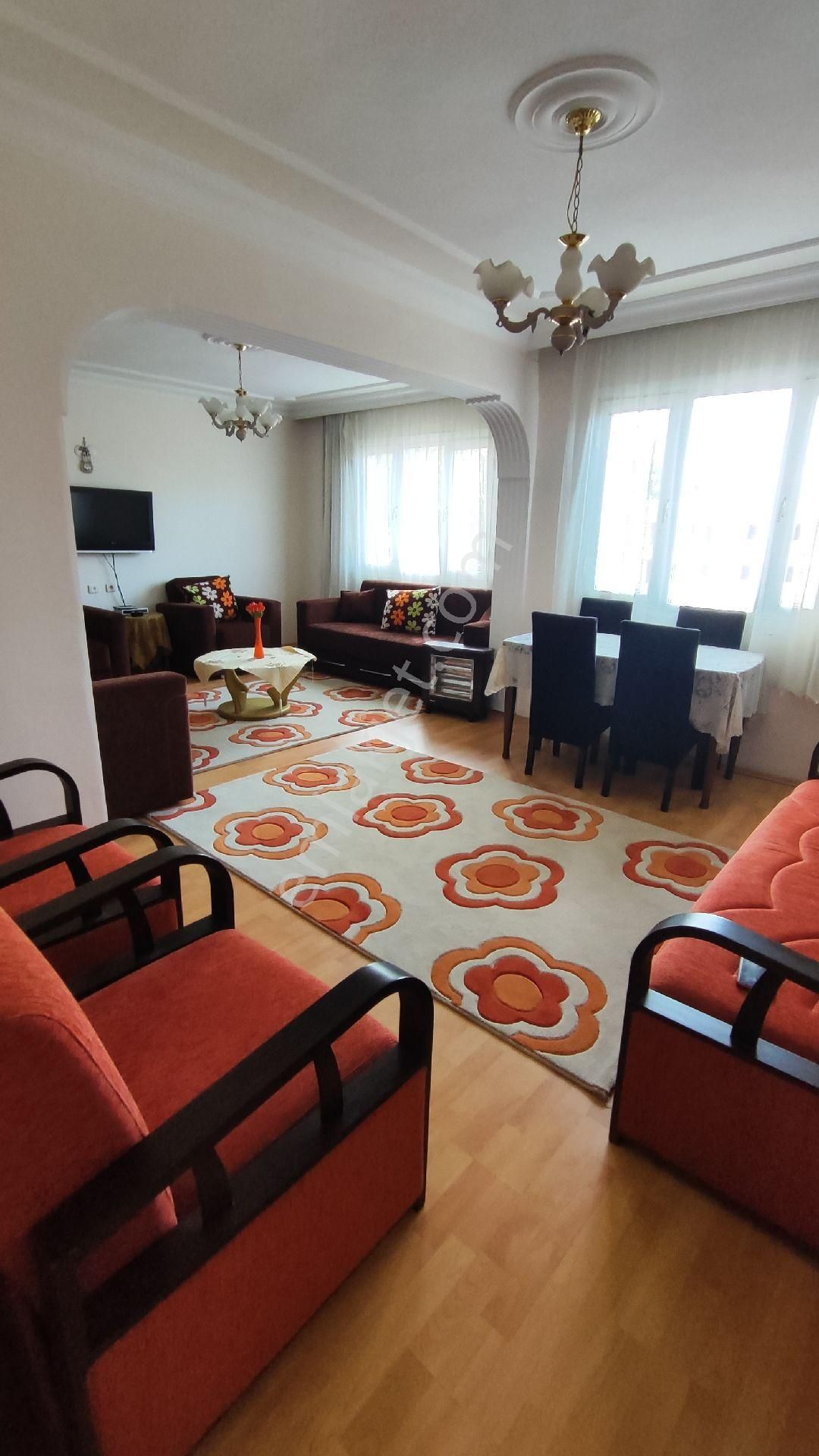 Kuşadası'nda Eşyalı Kiralık 2+1 Daire