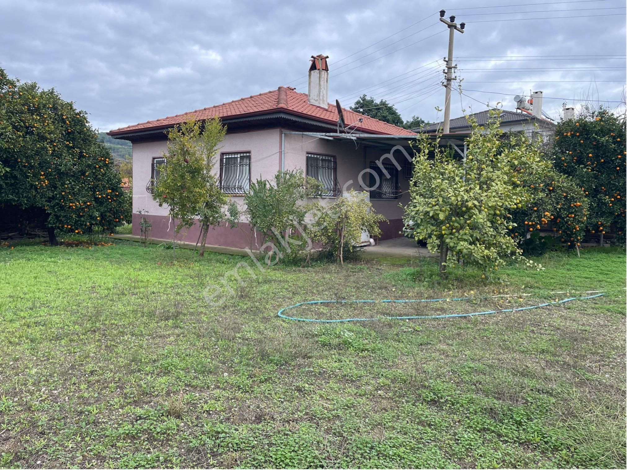 Öuğla Ula Çıtlık Mah.de Müstakil Dayalı Döşeli 2+1 Köy Evi Kiralık.