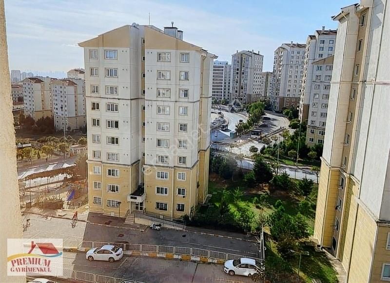 Kayaşehir 12. Bölge De Satılık 2+1 Vadi Cephe Daire