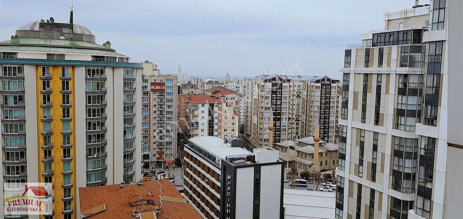 Havuzlu Ve Güvenlikli Aile Sitesinde Satılık Daire