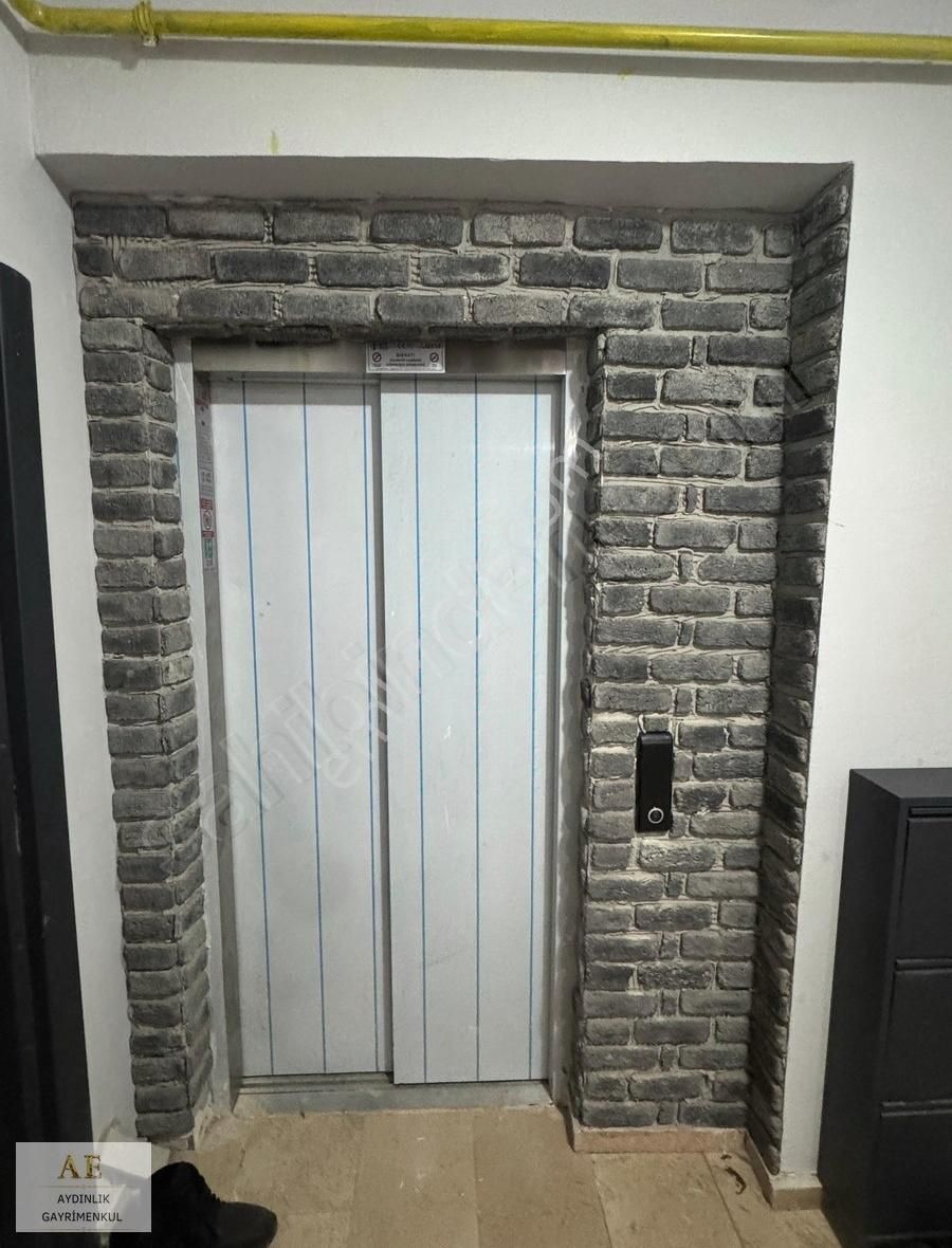 Aydınlık Emlaktan Cerrahta Satılık 3+1 Arakat Daire