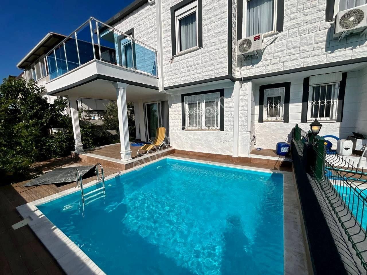 Alanya Türkler'de Eşyalı 3+1 Dubleks Villa Fırsatı