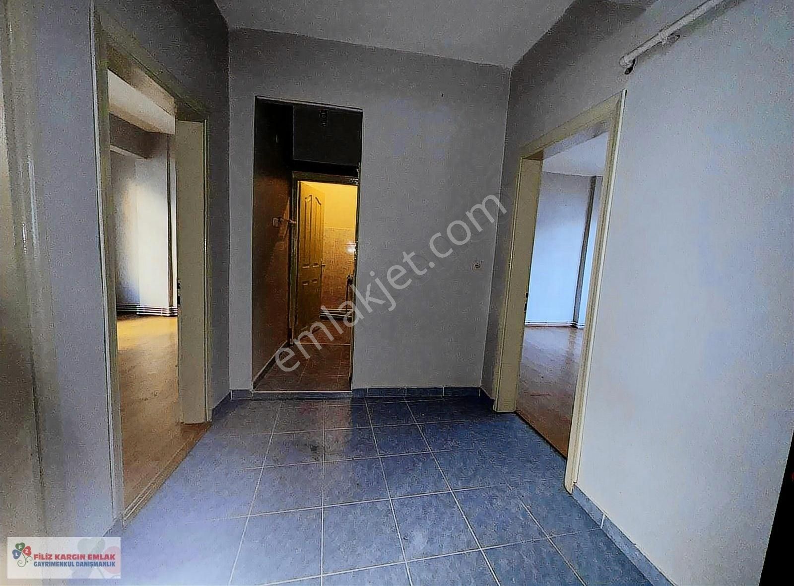Bağcılar Dağyolu Caddesine Yakın 1+1 70m2 Kiralık Daire