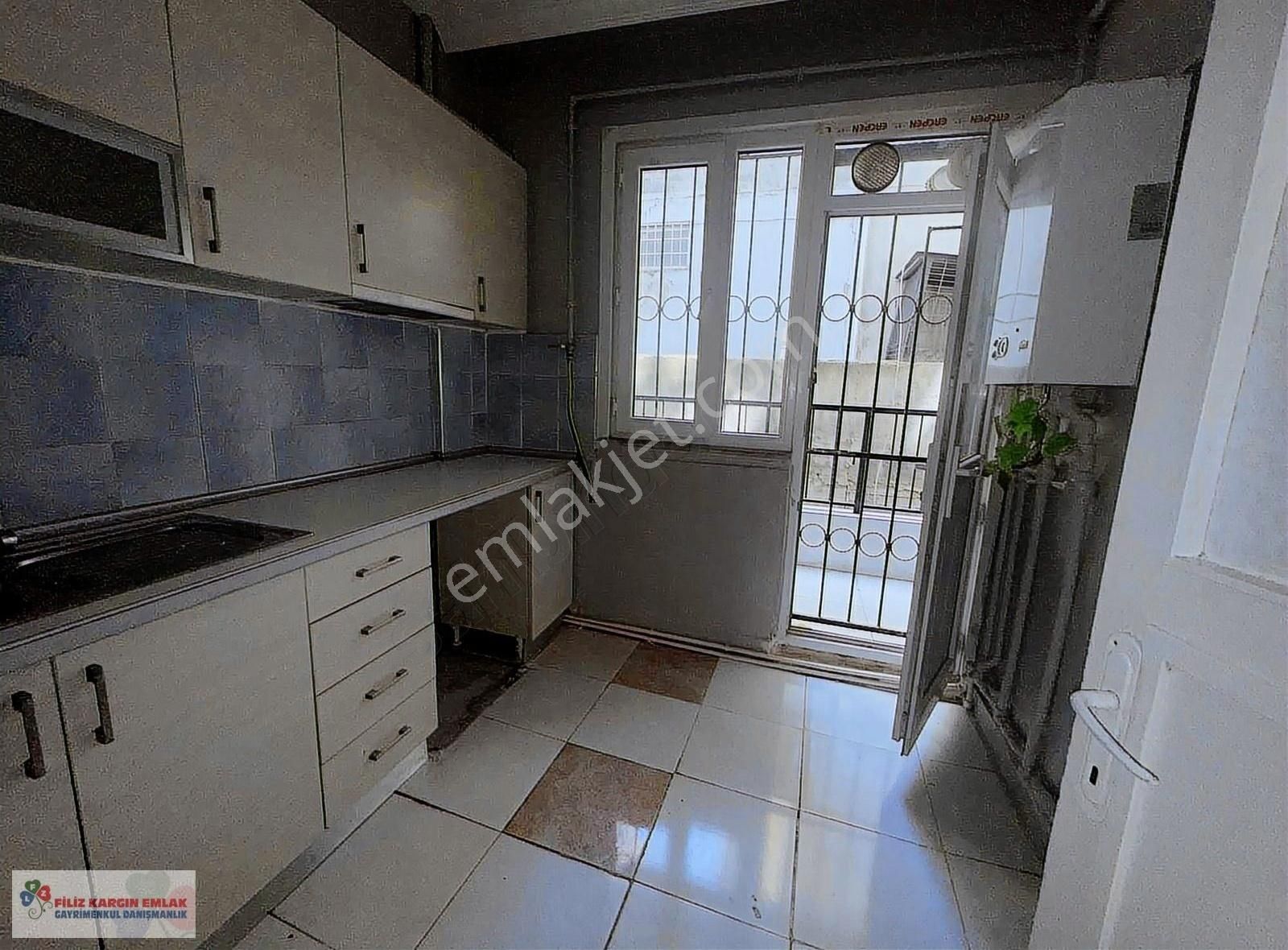Filiz Emlaktan Bağcılar Sancaktepe Mah.2+1 90m2 Kiralık Daire
