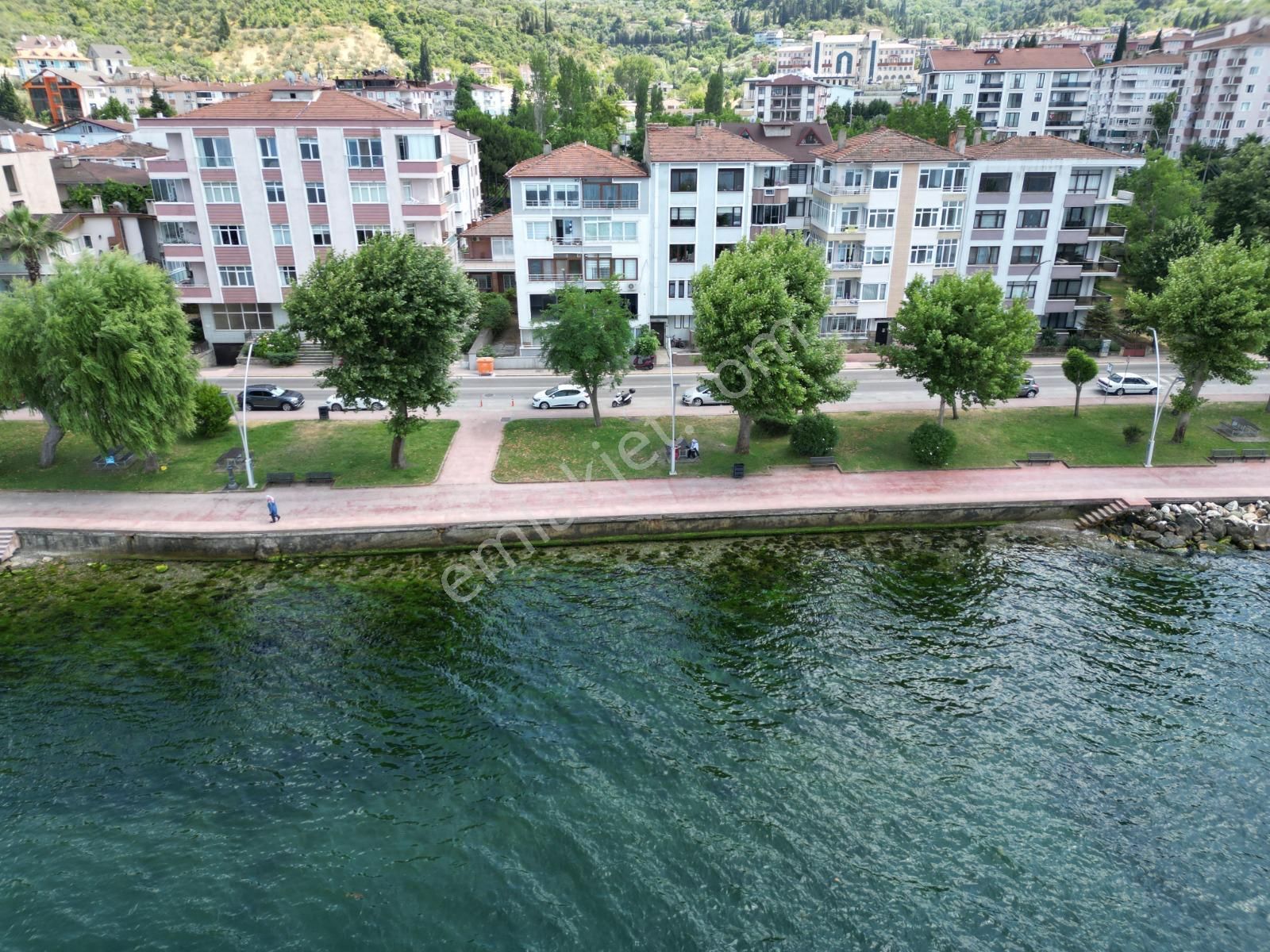 Kocaeli Karamürsel Merkez Satılık Daire 2+1 Denize 0 Plaj Yolu