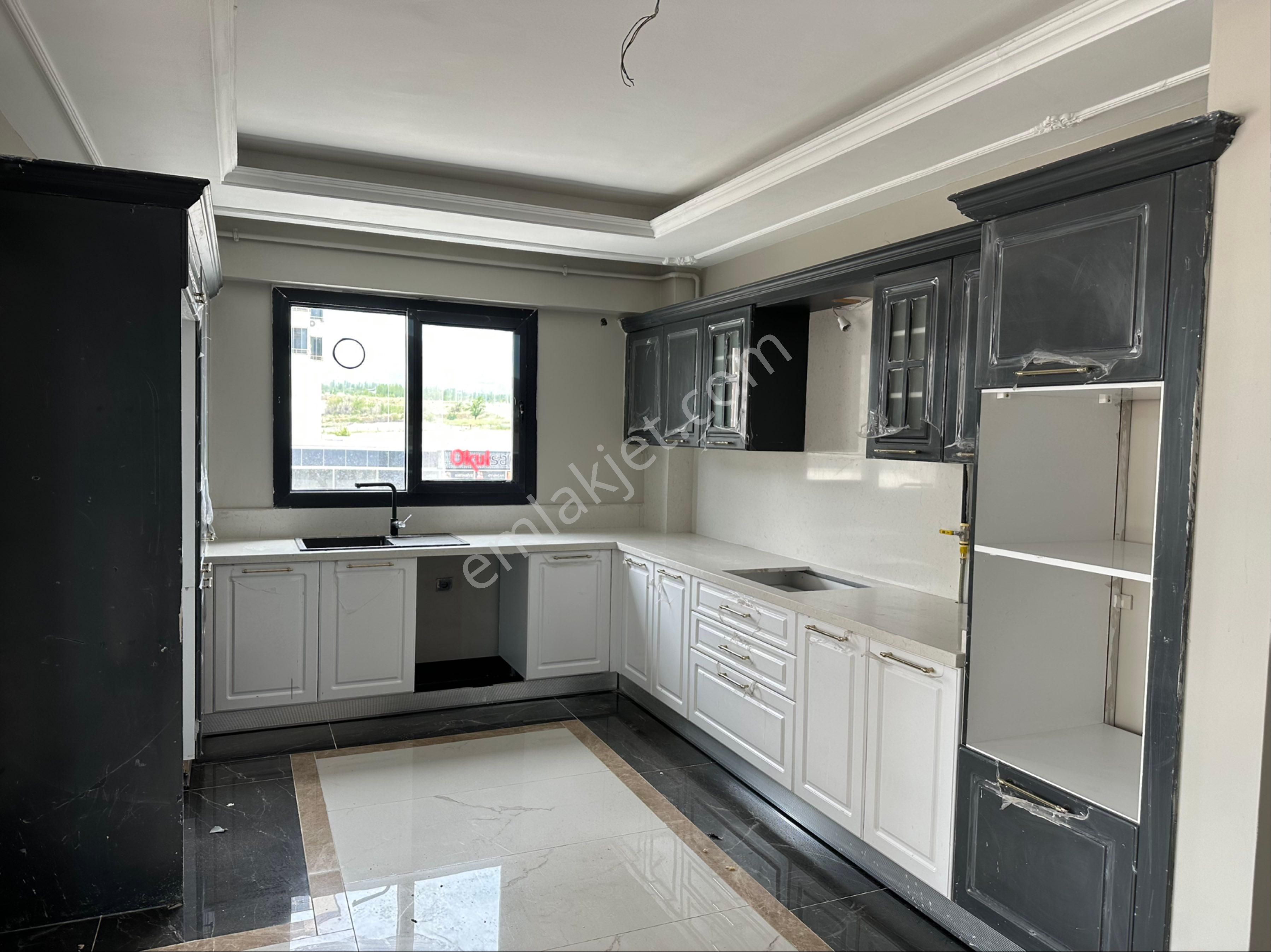 Epa Özyaşamdan Bostanbaşında Ultra Lüks Kiralık Daire