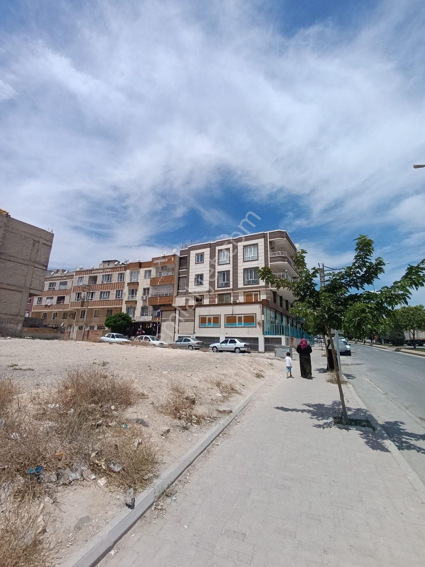 Uygun Emlaktan Bağlarbaşında Asansörlü Satılık Daire