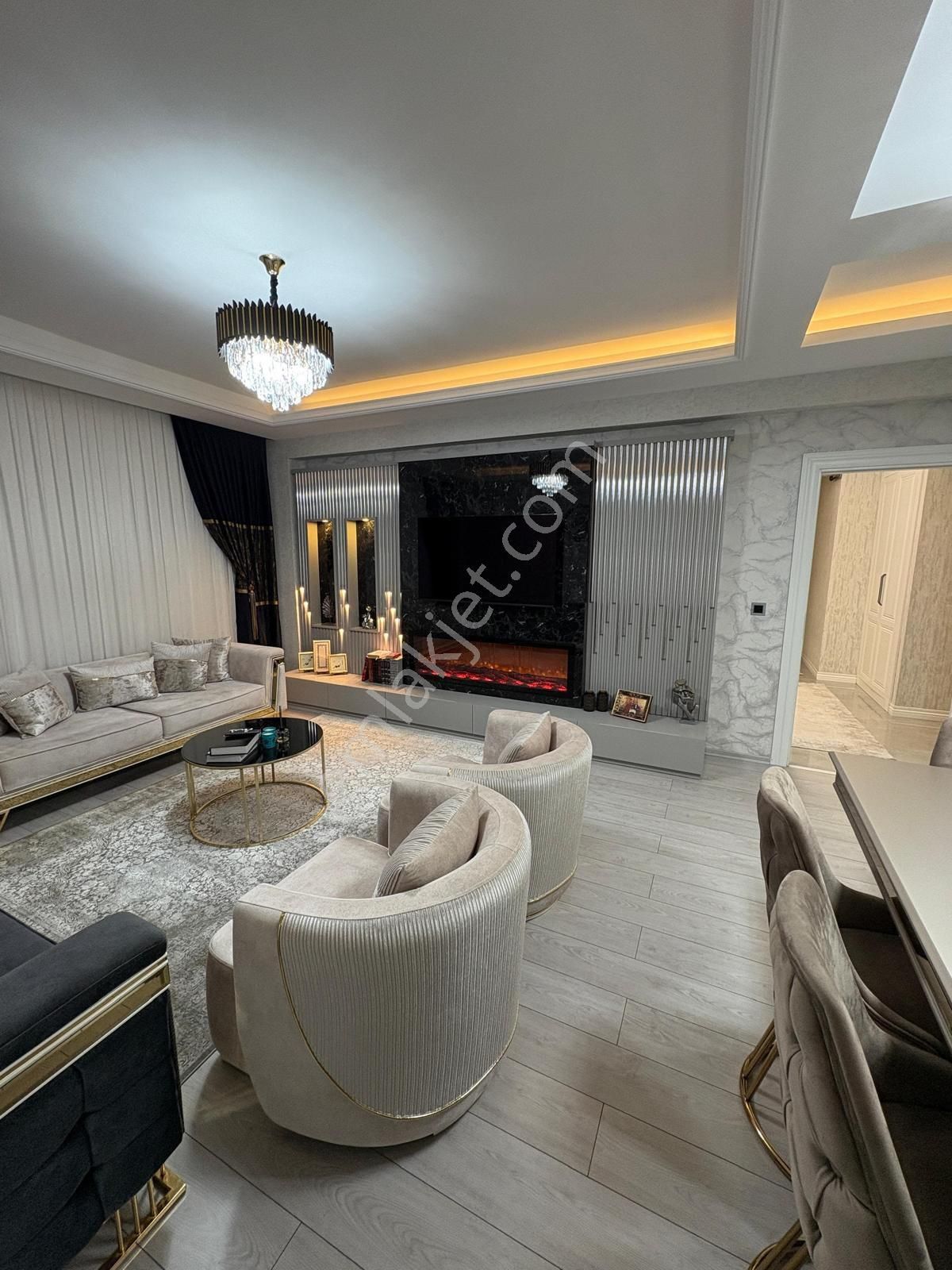 Stadyum Yanında Acil Satılık 3.5+1 Daire