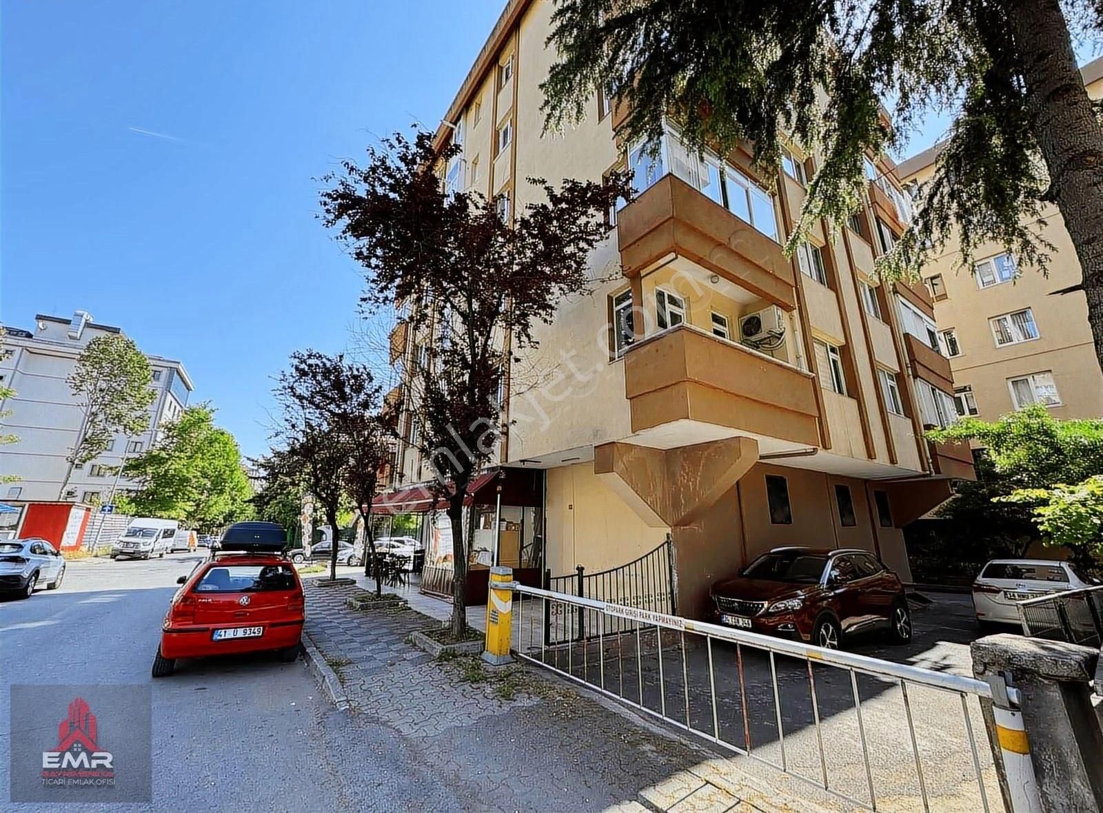 İçerenköy Türktelokom Karşısında Harika Konumda 3+1 Daire