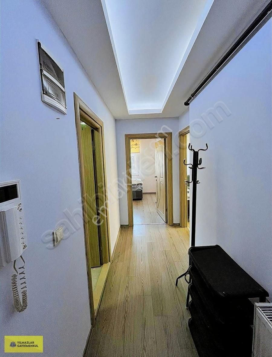 Tramvaya Cephe Abonelikleri Açık Full Eşyalı Kiralık 1+1 Daire