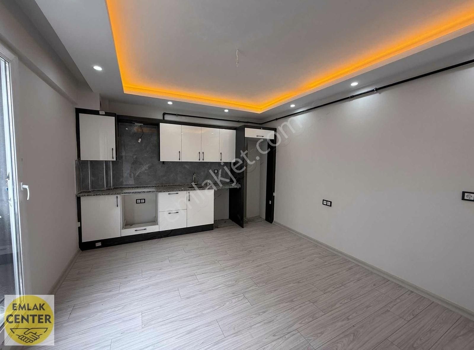 Emlak Center'dan Muradiye Mah Satılık 2+1 Sıfır Daire