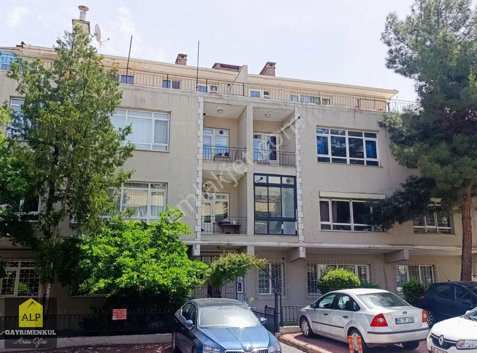 Alp Gayrimenkul'den Kennedy Caddesinde 3+1 İskanlı Daire