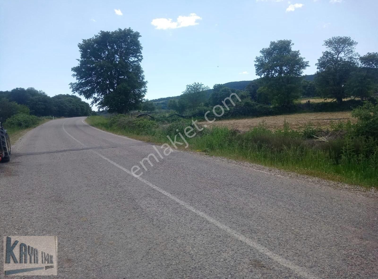 Kaya Emlaktan Ana Yola Cepe Tarla