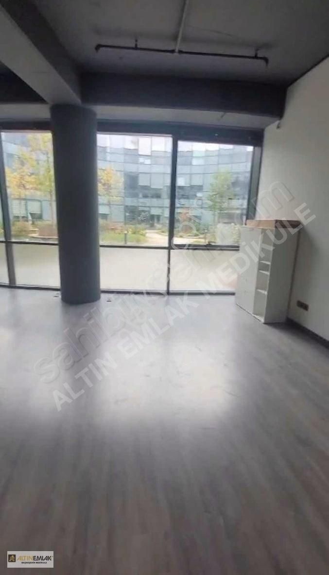 Kuzey Yakası Ofislerde Satılık 107m Boş Tadilatlı Ofis