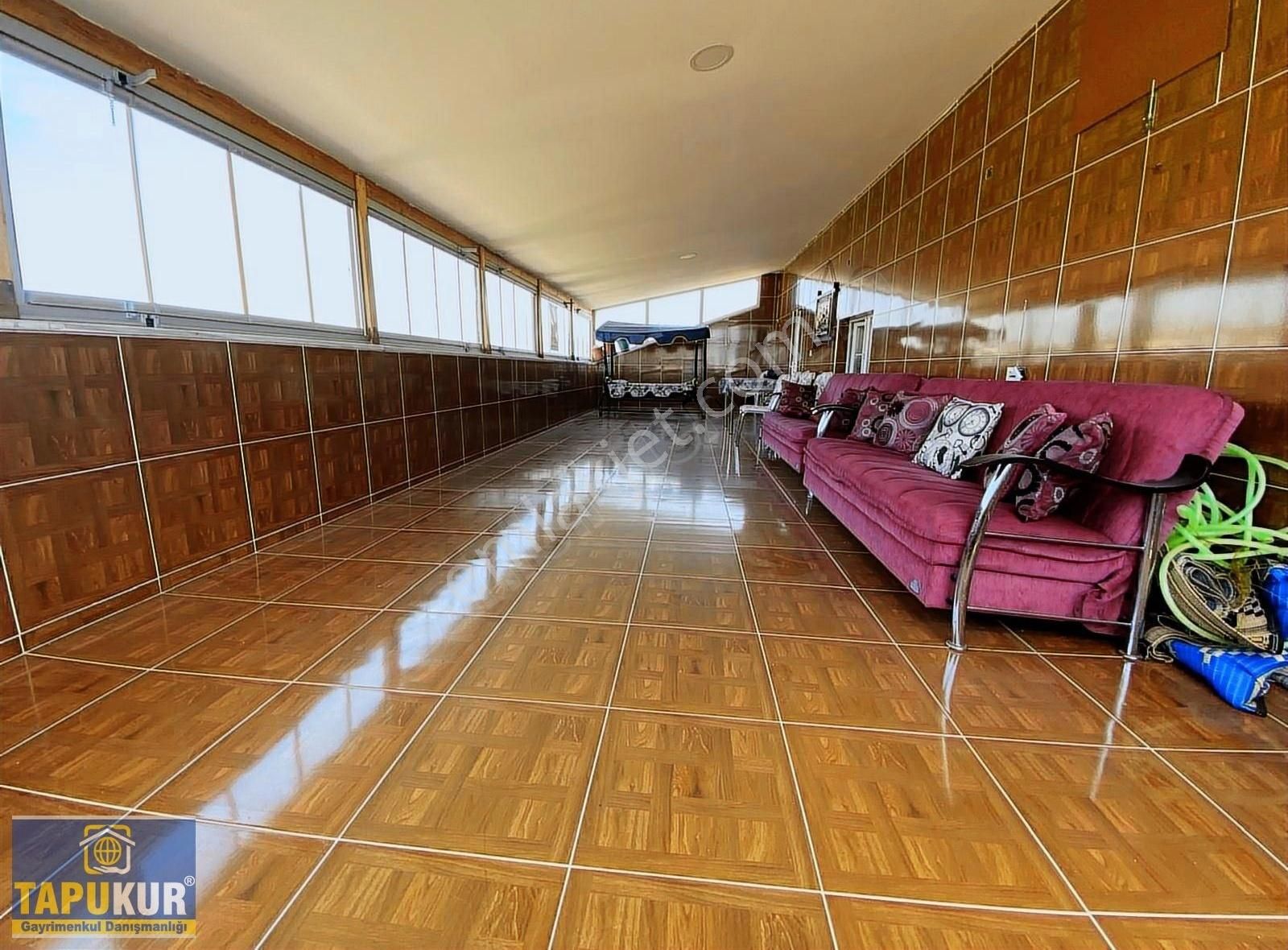 Tapukur'dan B.çekmece Celaliye'de Satılık 5+1 250m2 Dublex Daire