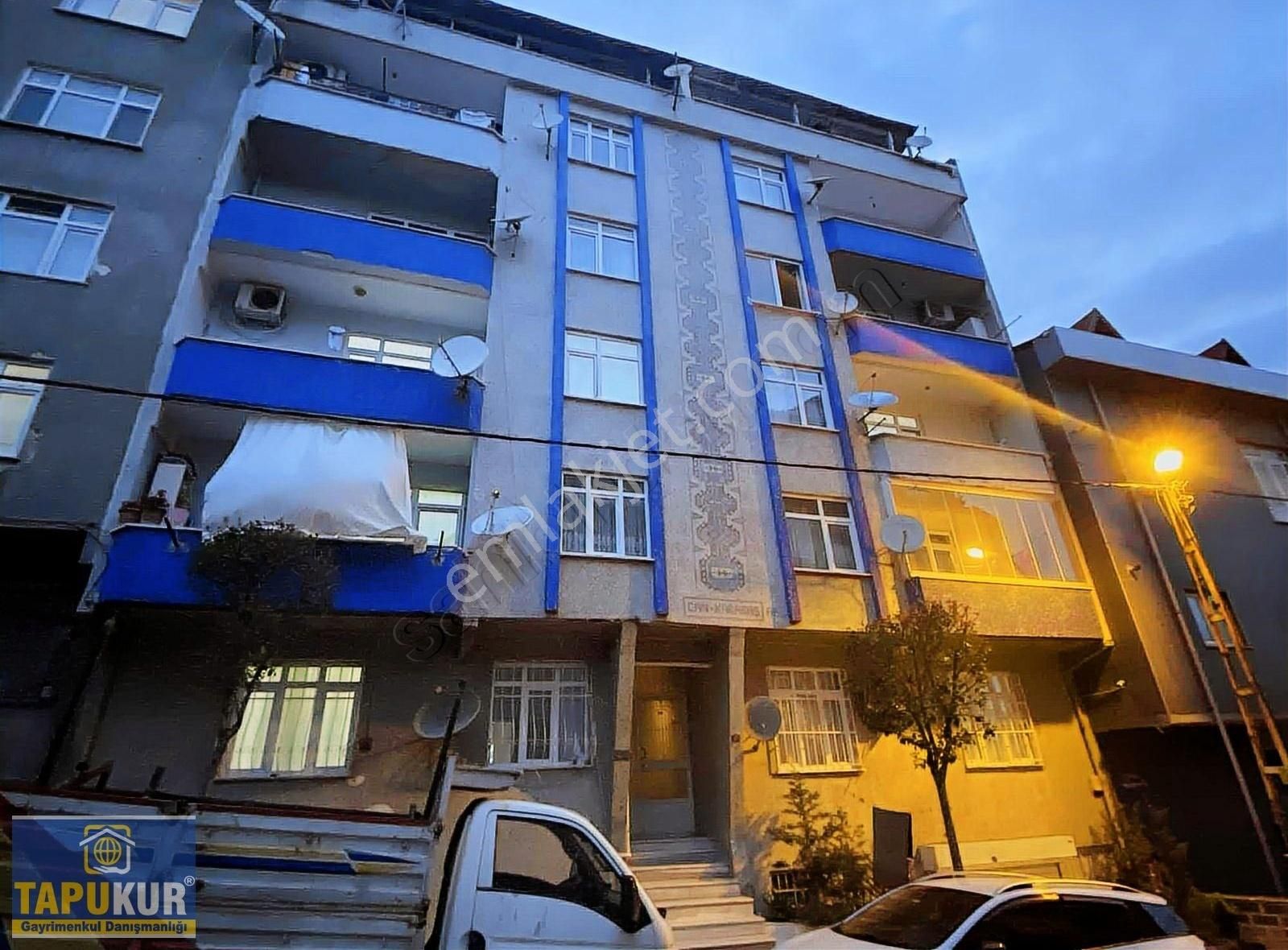 Molla Grani Metro Durağı Karşısında Satılık 2+1 130m2 Daire
