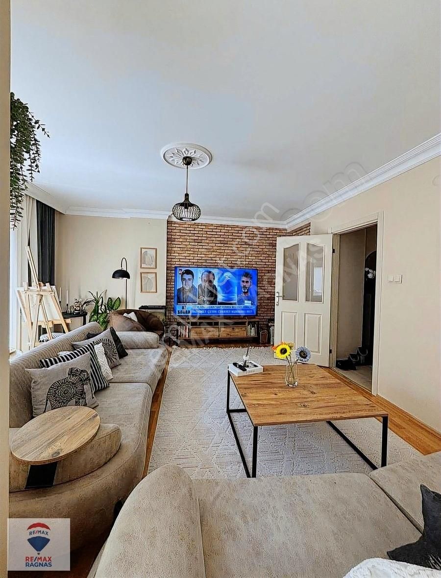 Maltepe Fındıklı'da 2+1 Ara Kat Çift Balkonlu 80 M2 Daire