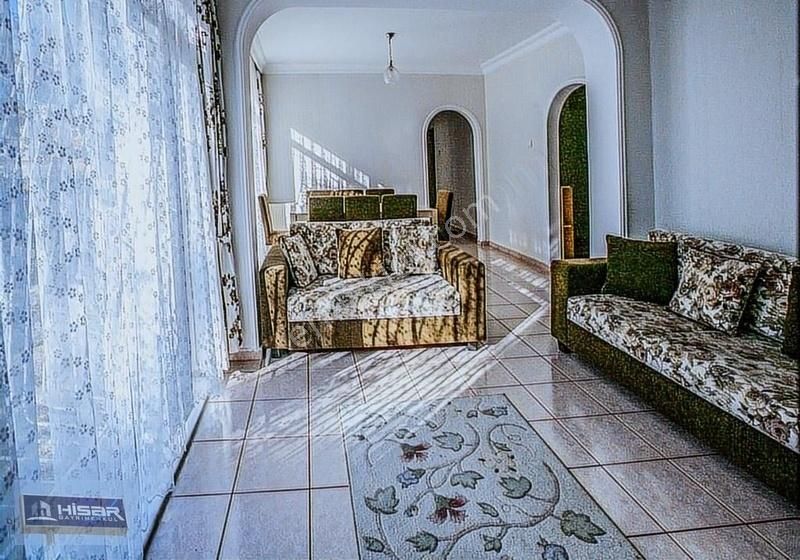 Hisar'dan Konur 2 Sokak Merkezi Konumda Eşyalı 2+1 Satılık Daire