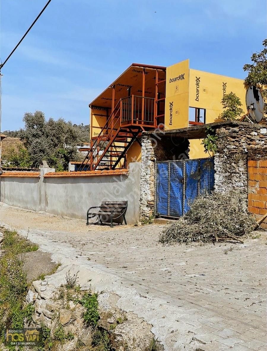 Muğla Milasta Bahçeli, Teraslı Köy Evi Satılık!